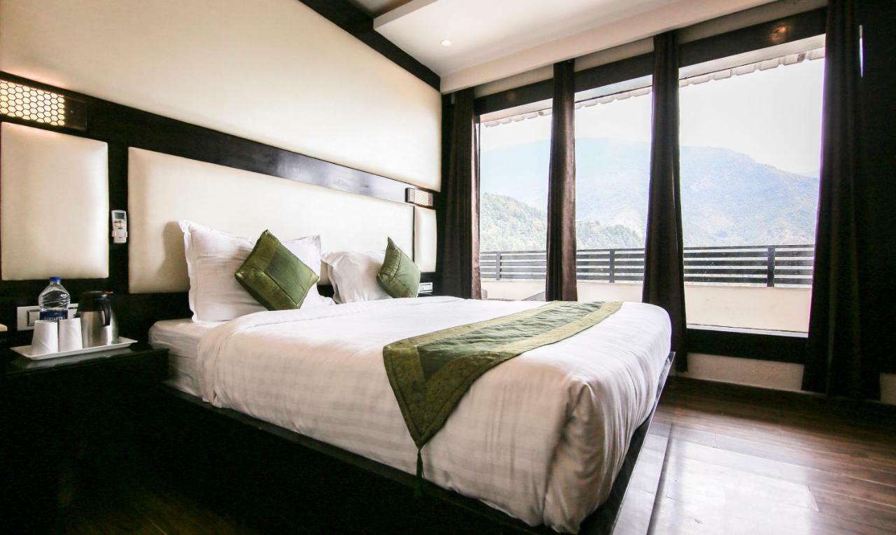 Lavish Inn Dharamshala Exterior photo